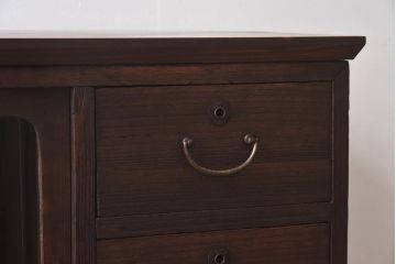 アンティーク家具　モールガラス入り　コンパクトな戸棚と引き出しが魅力的なリメイクローボード(収納棚)