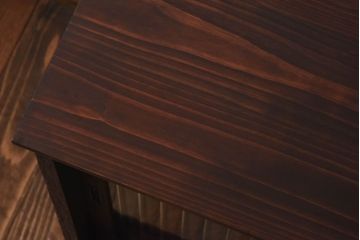 アンティーク家具　モールガラス入り　コンパクトな戸棚と引き出しが魅力的なリメイクローボード(収納棚)