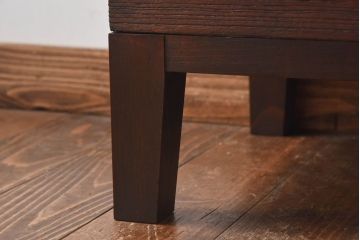 アンティーク家具　モールガラス入り　コンパクトな戸棚と引き出しが魅力的なリメイクローボード(収納棚)