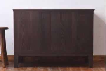 アンティーク家具　モールガラス入り　コンパクトな戸棚と引き出しが魅力的なリメイクローボード(収納棚)