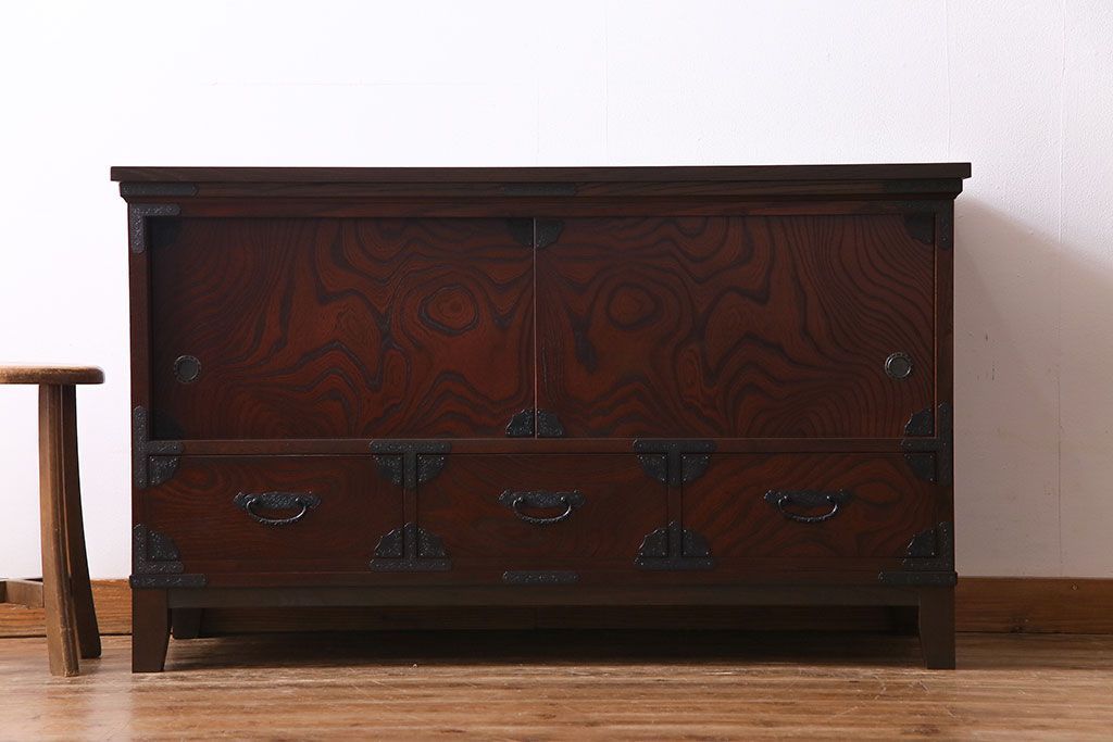 天板リメイク　筑後民芸家具　重厚な佇まいの脚付き箪笥ローチェスト(衣装箪笥、テレビボード)