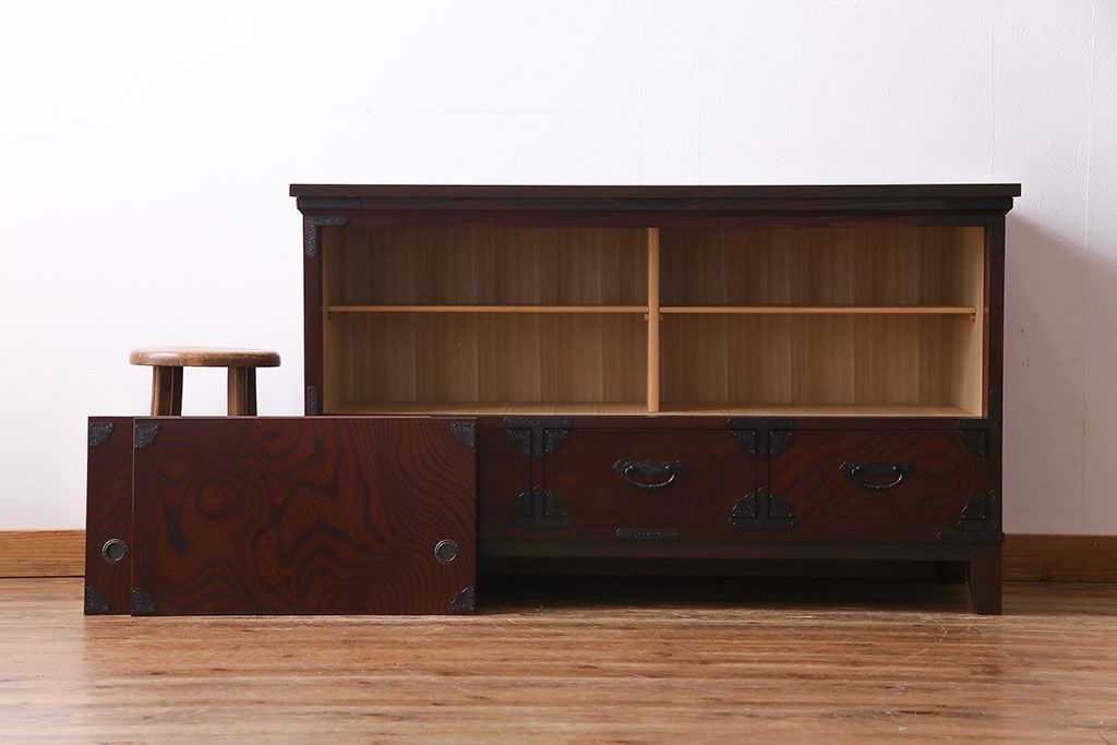 天板リメイク　筑後民芸家具　重厚な佇まいの脚付き箪笥ローチェスト(衣装箪笥、テレビボード)