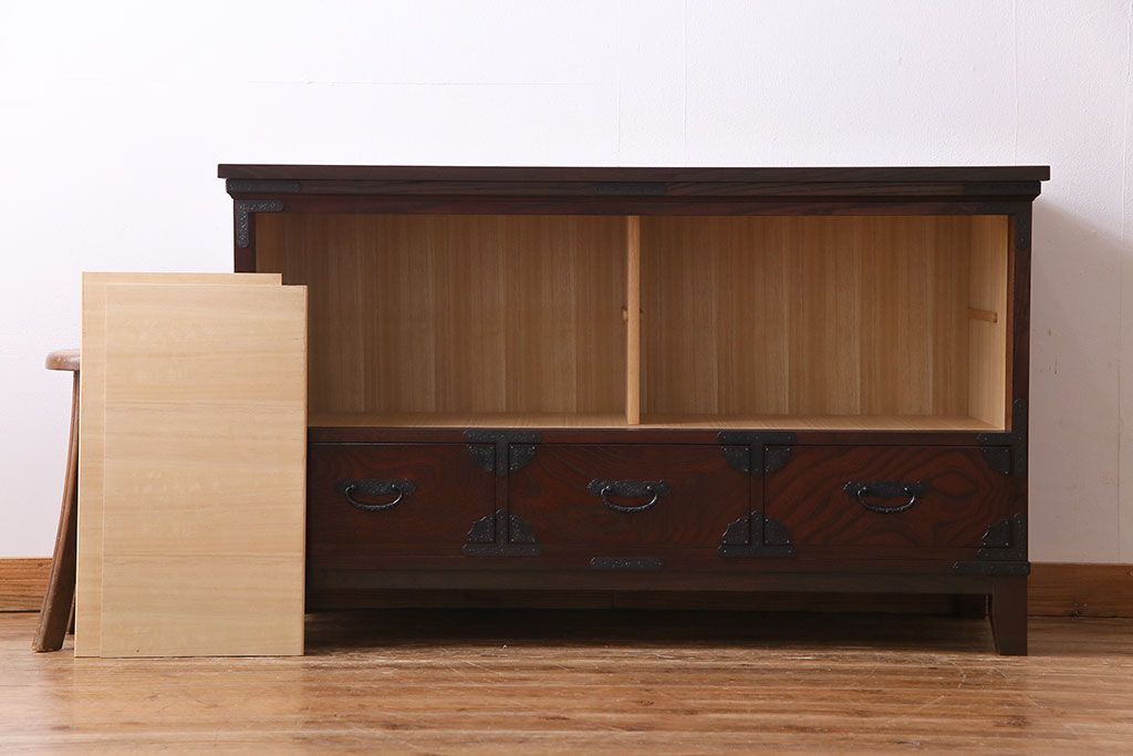 天板リメイク　筑後民芸家具　重厚な佇まいの脚付き箪笥ローチェスト(衣装箪笥、テレビボード)