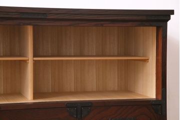 天板リメイク　筑後民芸家具　重厚な佇まいの脚付き箪笥ローチェスト(衣装箪笥、テレビボード)