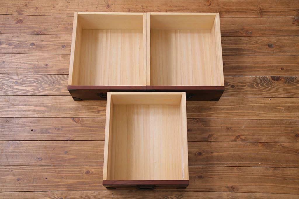 天板リメイク　筑後民芸家具　重厚な佇まいの脚付き箪笥ローチェスト(衣装箪笥、テレビボード)