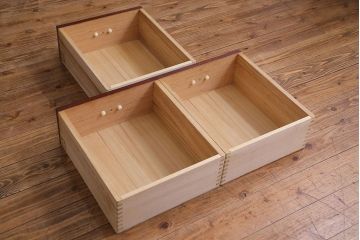 天板リメイク　筑後民芸家具　重厚な佇まいの脚付き箪笥ローチェスト(衣装箪笥、テレビボード)