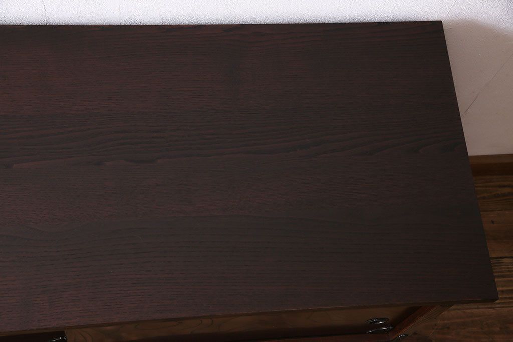 天板リメイク　筑後民芸家具　重厚な佇まいの脚付き箪笥ローチェスト(衣装箪笥、テレビボード)