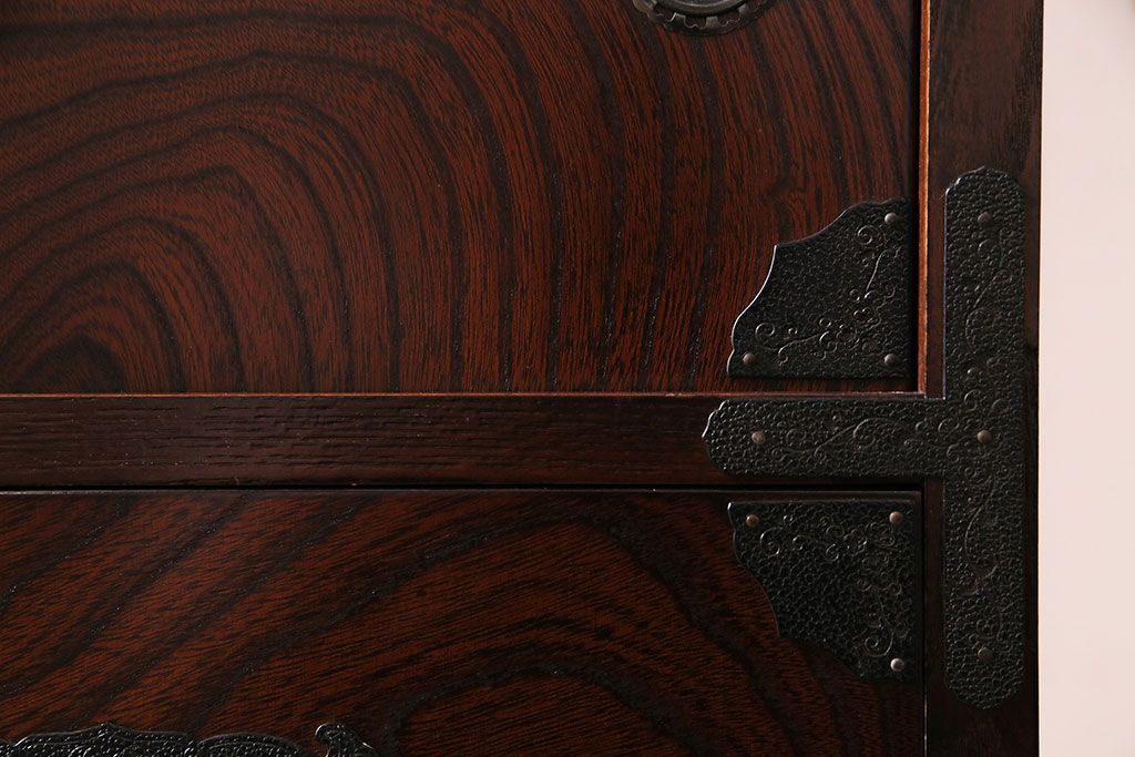 天板リメイク　筑後民芸家具　重厚な佇まいの脚付き箪笥ローチェスト(衣装箪笥、テレビボード)