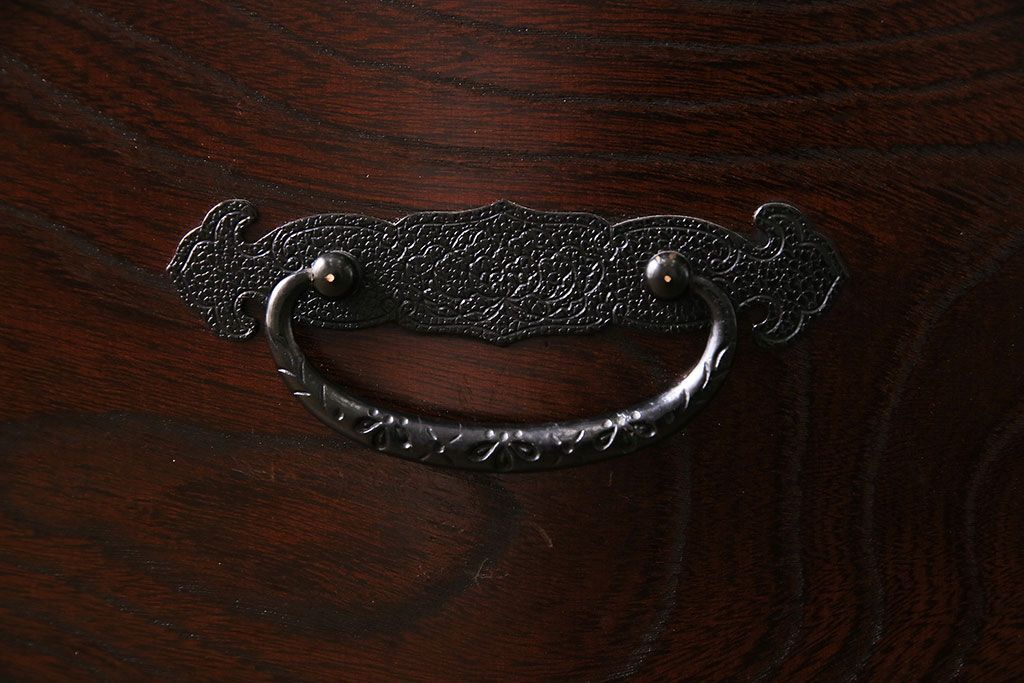 天板リメイク　筑後民芸家具　重厚な佇まいの脚付き箪笥ローチェスト(衣装箪笥、テレビボード)