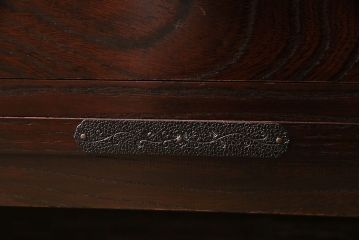 天板リメイク　筑後民芸家具　重厚な佇まいの脚付き箪笥ローチェスト(衣装箪笥、テレビボード)