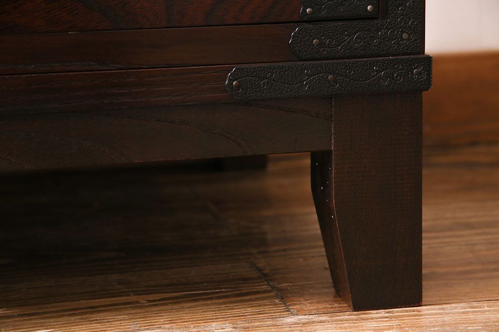 天板リメイク　筑後民芸家具　重厚な佇まいの脚付き箪笥ローチェスト(衣装箪笥、テレビボード)