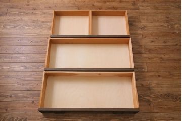 美品!ビンテージ　神戸洋家具　永田良介商店　優雅な佇まいが魅力的なS型整理タンス・6段(引き出し、チェスト)(定価約41万円)
