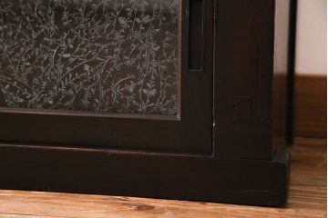 アンティーク雑貨　大正昭和初期　ケヤキ材　重厚な佇まいが魅力のローボード(リビングボード)