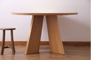 中古　CONDE HOUSE(カンディハウス)　ハカマ ダイニングラウンドテーブル(定価約40万9千円)