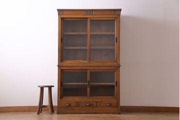 レトロ家具　昭和初期　モールガラス　味わい深いレトロな佇まいの重ね戸棚(収納棚)