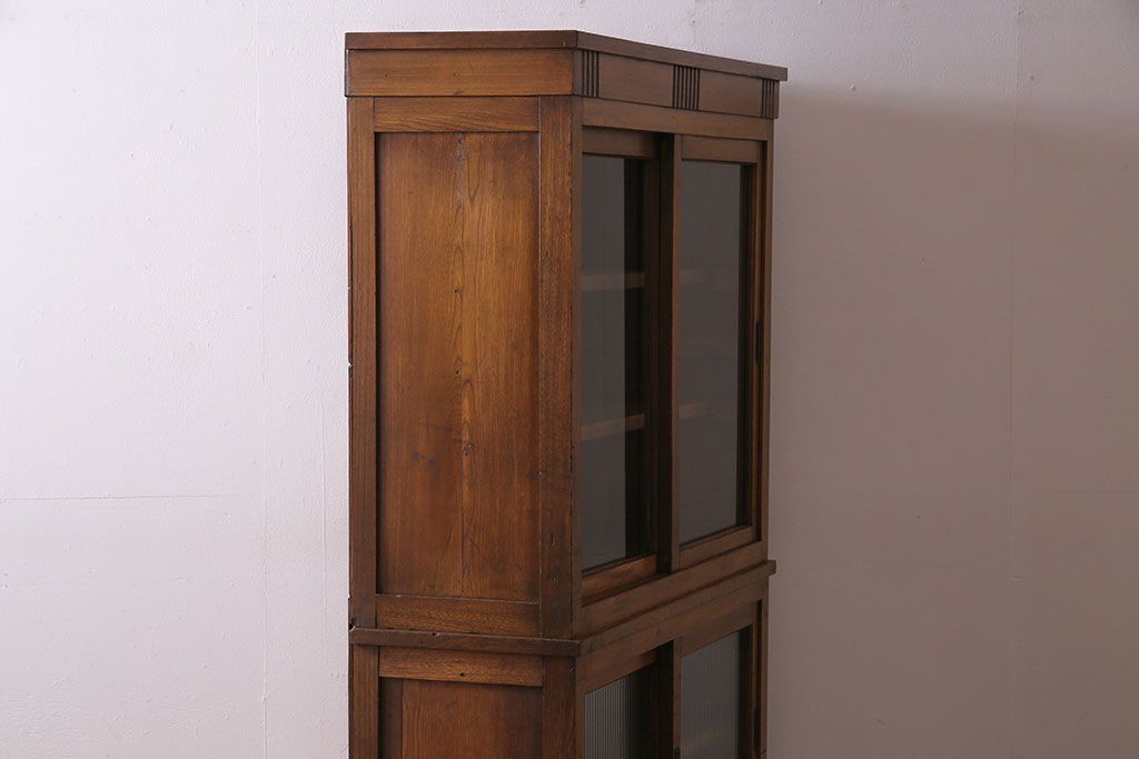 レトロ家具　昭和初期　モールガラス　味わい深いレトロな佇まいの重ね戸棚(収納棚)