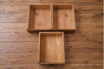 レトロ家具　昭和初期　モールガラス　味わい深いレトロな佇まいの重ね戸棚(収納棚)