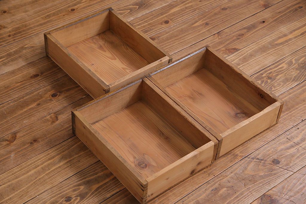 レトロ家具　昭和初期　モールガラス　味わい深いレトロな佇まいの重ね戸棚(収納棚)