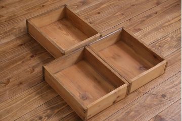 レトロ家具　昭和初期　モールガラス　味わい深いレトロな佇まいの重ね戸棚(収納棚)