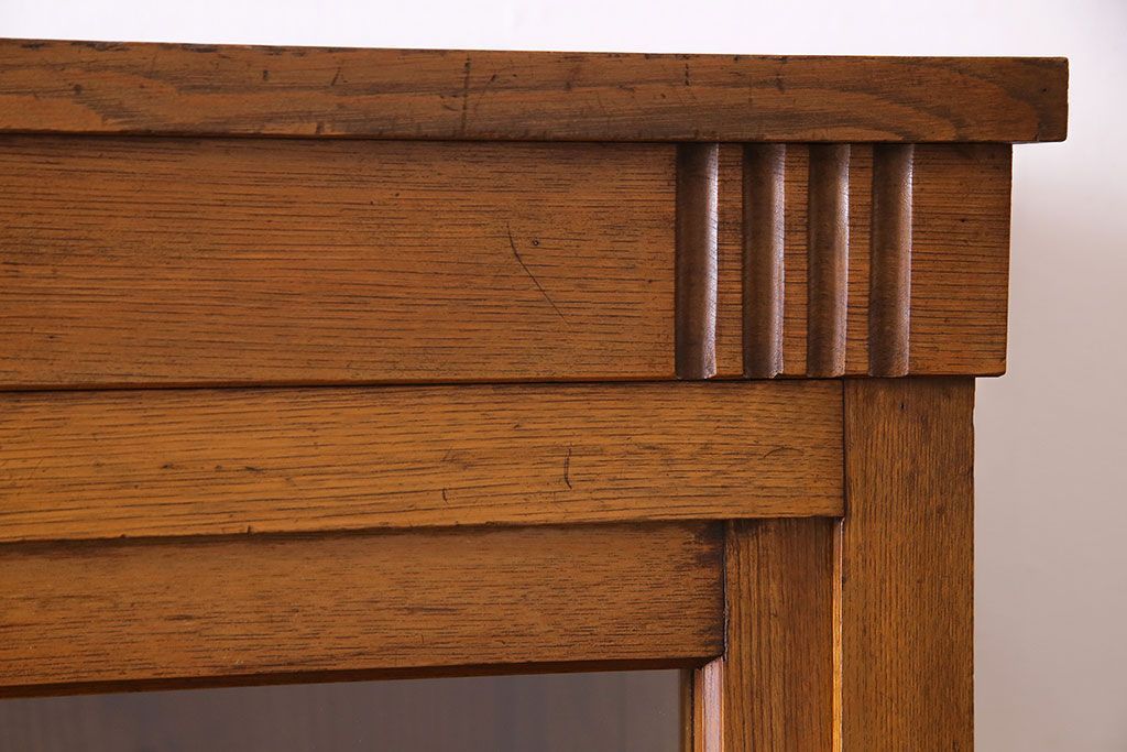 レトロ家具　昭和初期　モールガラス　味わい深いレトロな佇まいの重ね戸棚(収納棚)