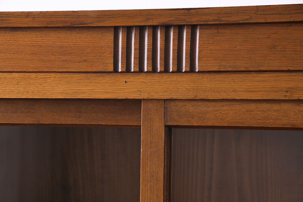 レトロ家具　昭和初期　モールガラス　味わい深いレトロな佇まいの重ね戸棚(収納棚)