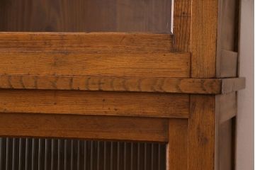 レトロ家具　昭和初期　モールガラス　味わい深いレトロな佇まいの重ね戸棚(収納棚)