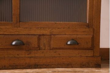 レトロ家具　昭和初期　モールガラス　味わい深いレトロな佇まいの重ね戸棚(収納棚)