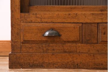 レトロ家具　昭和初期　モールガラス　味わい深いレトロな佇まいの重ね戸棚(収納棚)