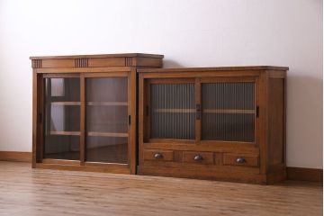 レトロ家具　昭和初期　モールガラス　味わい深いレトロな佇まいの重ね戸棚(収納棚)