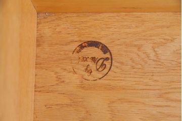 中古　DREXEL HERITAGE(ドレクセルヘリテイジ)　Touraine(ツーレイン)　チャイナキャビネット(食器棚、飾り棚)(定価約92万円)