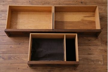 中古　DREXEL HERITAGE(ドレクセルヘリテイジ)　Touraine(ツーレイン)　チャイナキャビネット(食器棚、飾り棚)(定価約92万円)