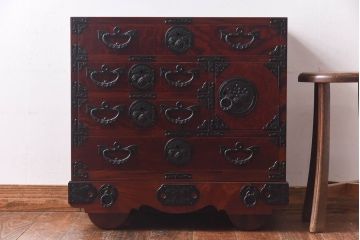中古　伝統民芸家具　岩谷堂箪笥　ケヤキ材の杢目が美しい小箪笥(車箪笥、サイドチェスト)