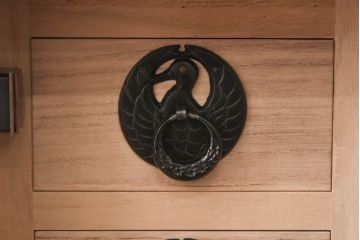 中古　伝統民芸家具　岩谷堂箪笥　ケヤキ材の杢目が美しい小箪笥(車箪笥、サイドチェスト)