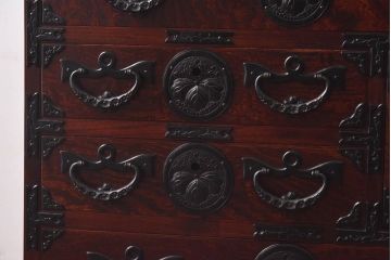 中古　伝統民芸家具　岩谷堂箪笥　ケヤキ材の杢目が美しい小箪笥(車箪笥、サイドチェスト)