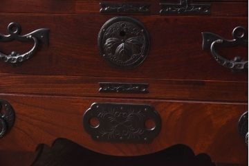 中古　伝統民芸家具　岩谷堂箪笥　ケヤキ材の杢目が美しい小箪笥(車箪笥、サイドチェスト)