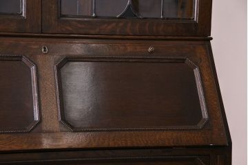 アンティーク家具　イギリスアンティーク　ステンドグラス　品格ある佇まいが魅力の大型ブックケース付きビューロー(簿記机、チェスト)