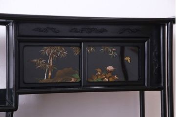ビンテージ家具　ビンテージ　伝統工芸　螺鈿と蒔絵が目を惹く高級感あふれる飾り棚(茶棚)
