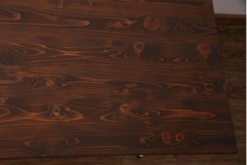 ヒノキ無垢材　ペイント家具　シンプルなデザインの鉄脚テーブル(ダイニングテーブル)(2)