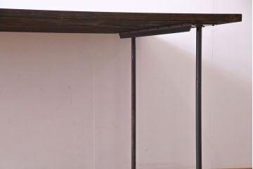 オリジナル　濃い色合いが落ち着いた雰囲気の鉄脚テーブル(ダイニングテーブル)(1)