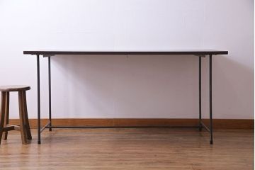 オリジナル　濃い色合いが落ち着いた雰囲気の鉄脚テーブル(ダイニングテーブル)(1)