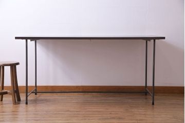 オリジナル　濃い色合いが落ち着いた雰囲気の鉄脚テーブル(ダイニングテーブル、作業台、4人掛け、6人掛け、食卓)(R-029870)(2)