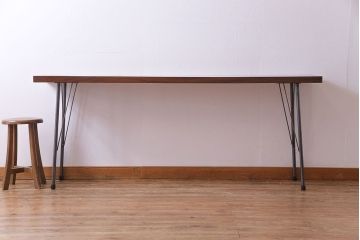 古材リメイク　天板ケヤキ材　ダイナミックな木目の鉄脚テーブル(作業台、コンソールテーブル)