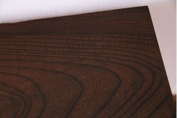 古材リメイク　天板ケヤキ材　ダイナミックな木目の鉄脚テーブル(作業台、コンソールテーブル)