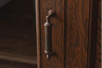 ビンテージ　神戸洋家具　永田良介商店製　落ち着いた深い色合いの戸棚(食器棚、収納棚、本箱)