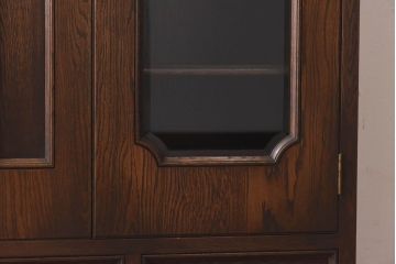 ビンテージ　神戸洋家具　永田良介商店製　落ち着いた深い色合いの戸棚(食器棚、収納棚、本箱)