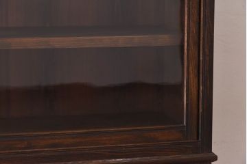 アンティーク家具　和製アンティーク　栗材製　堂々とした佇まいが魅力のガラス戸棚(ガラスケース、収納棚)