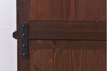 アンティーク家具　和製アンティーク　栗材製　堂々とした佇まいが魅力のガラス戸棚(ガラスケース、収納棚)