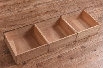 アンティーク家具　和製アンティーク　栗材製　堂々とした佇まいが魅力のガラス戸棚(ガラスケース、収納棚)