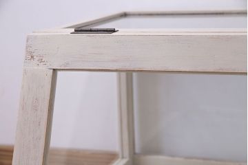 ペイント家具　小振りなサイズが可愛らしいガラスケース(ディスプレイケース)