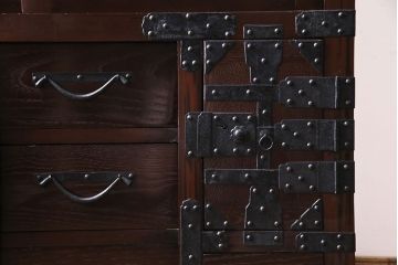 アンティーク家具　ジャンク品　明治期　渋い味わいが楽しめる三国帳場箪笥(時代箪笥、和タンス)